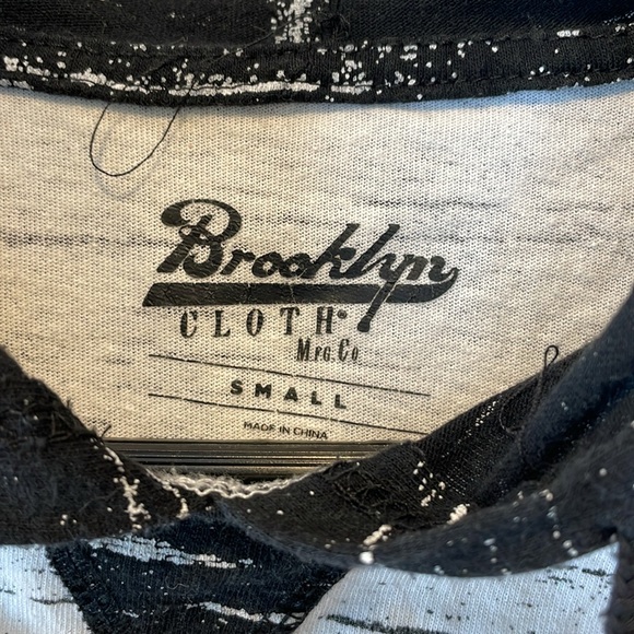 Brooklyn Cloth hooded tee - Picture 3 of 5